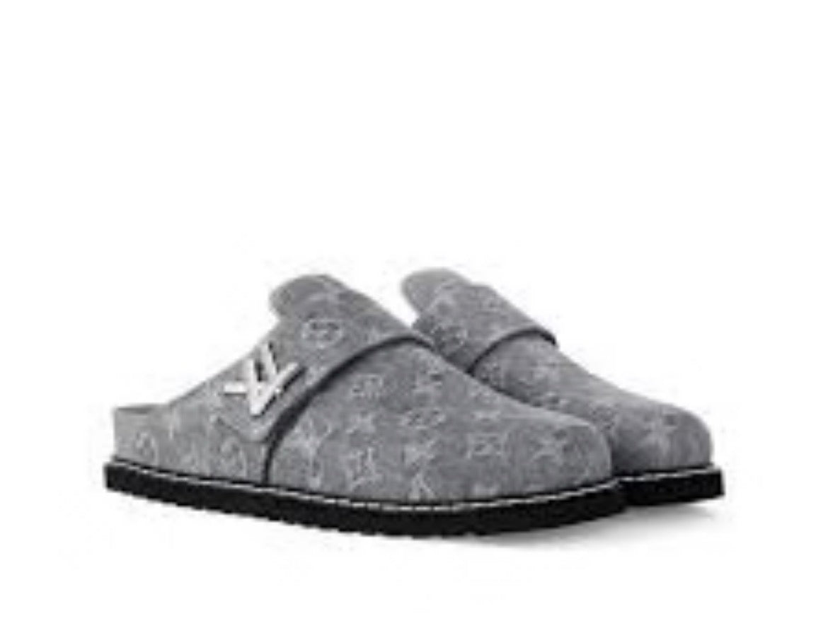 Lv Clogs
